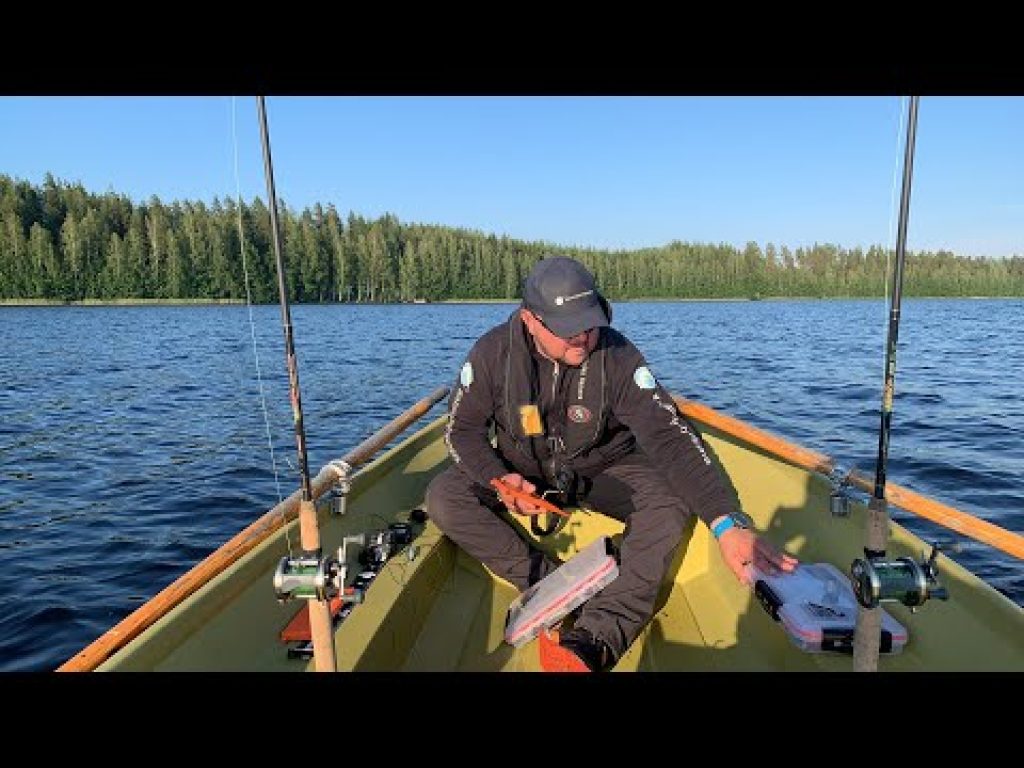 Vinkkejä kuhan ja ahvenen soutu-uisteluun mökkijärvellä